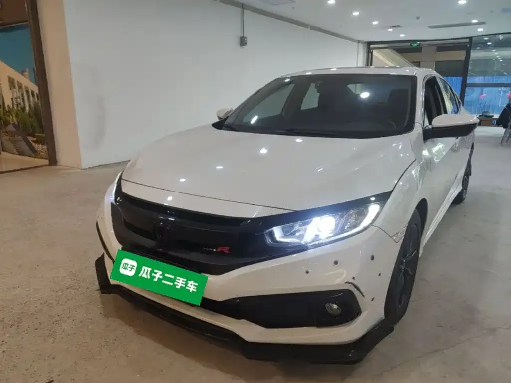 Honda Civic — фото 1