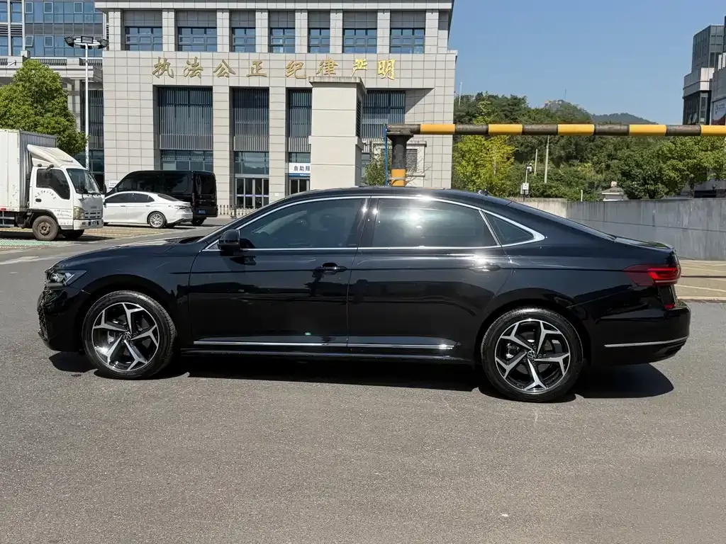Volkswagen Passat — фото 3