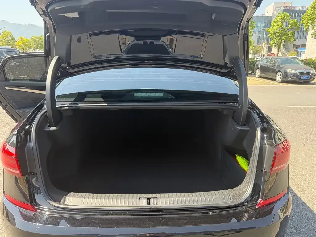 Volkswagen Passat — фото 7