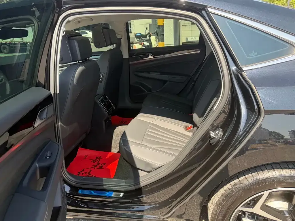 Volkswagen Passat — фото 8