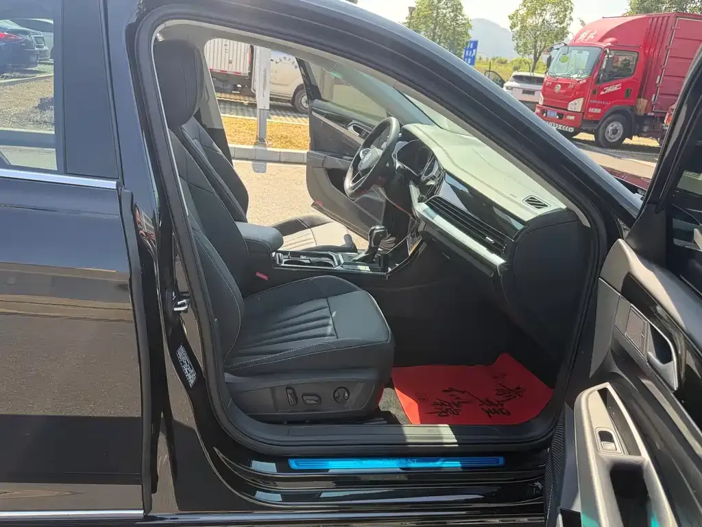 Volkswagen Passat — фото 6