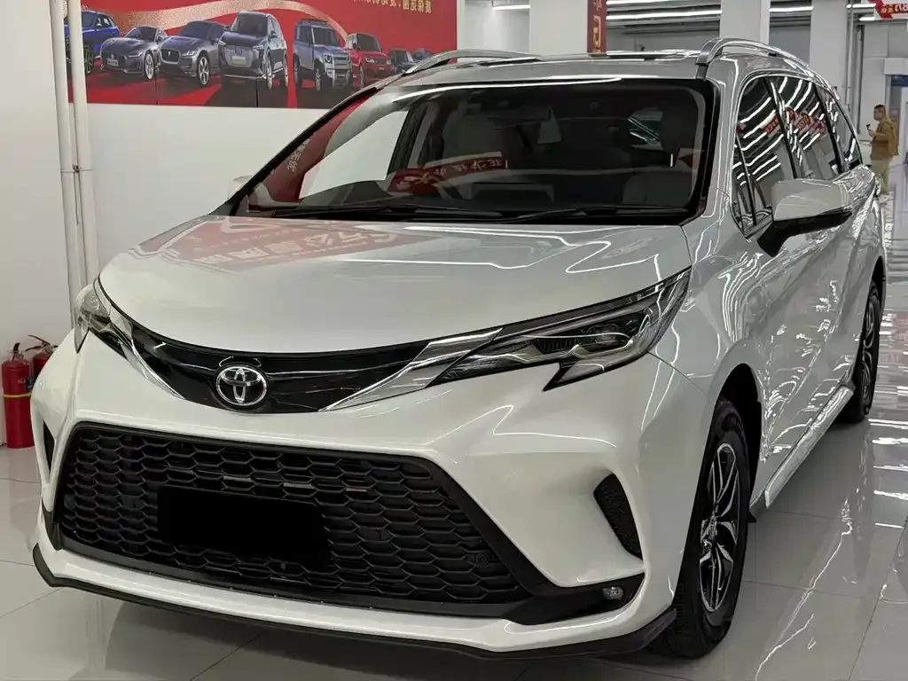 Toyota Granvia — фото 5