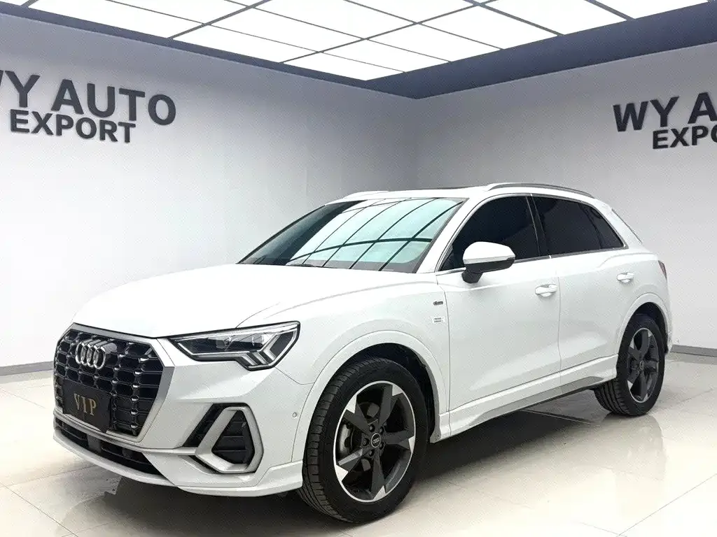 Audi Q3 — фото 1