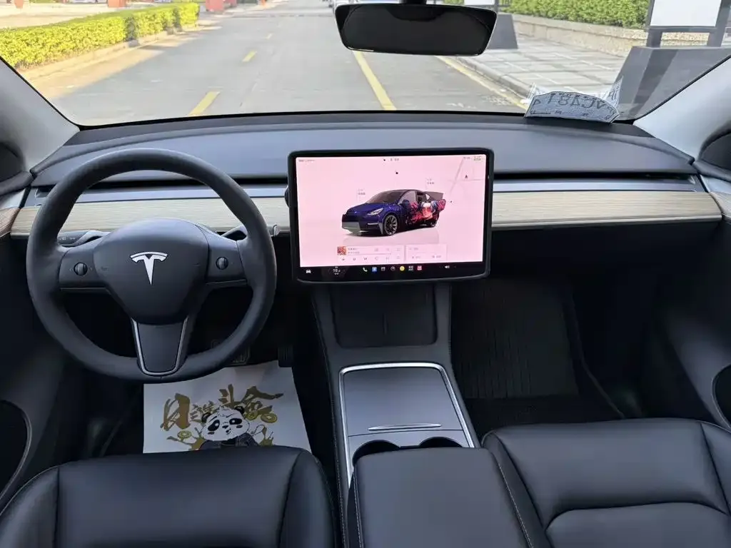 Tesla Model Y — фото 4