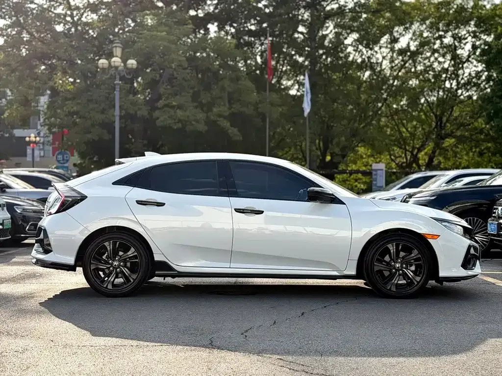 Honda Civic — фото 10
