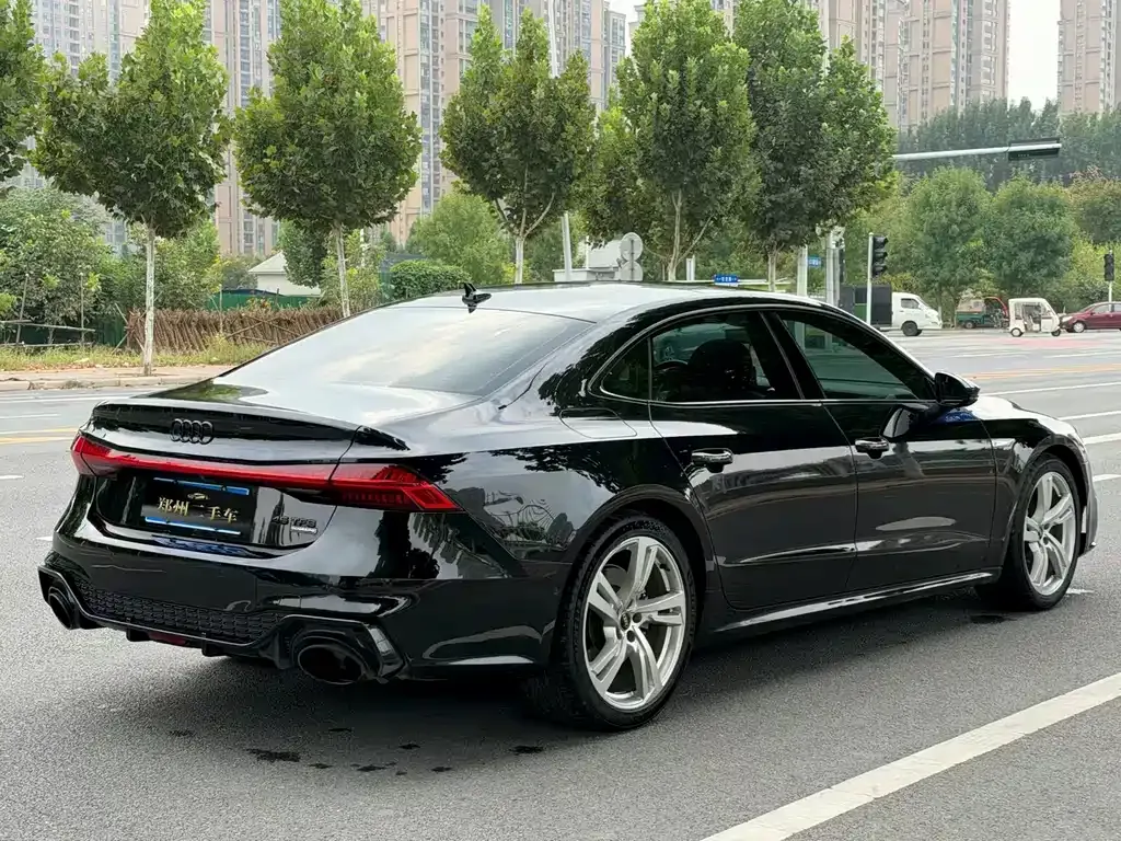 Audi A7L — фото 8