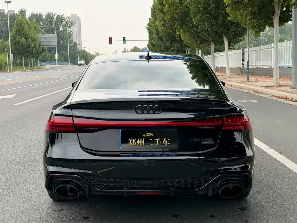 Audi A7L — фото 5