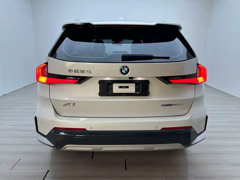 BMW X1 — фото 5