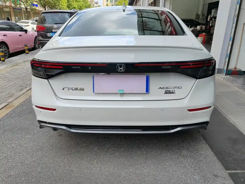 Honda Accord — фото 6
