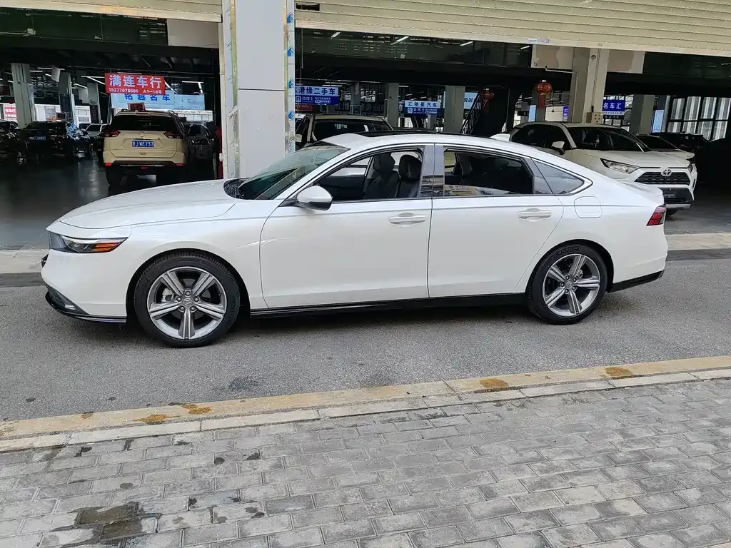 Honda Accord — фото 9