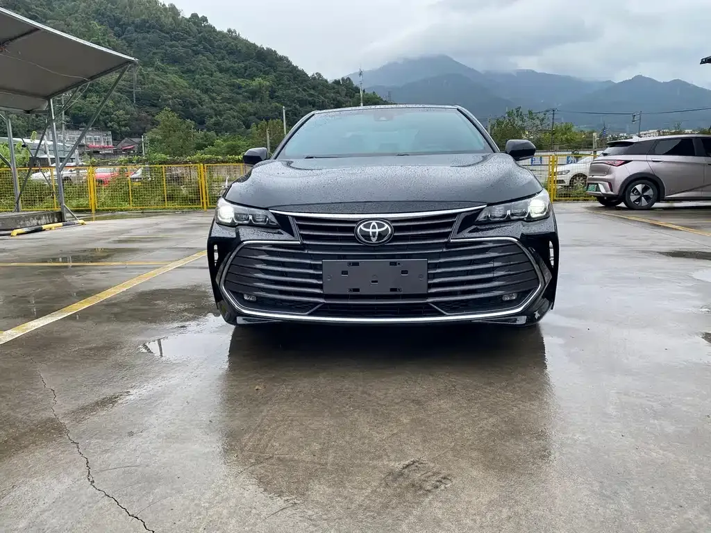 Toyota Avalon — фото 10