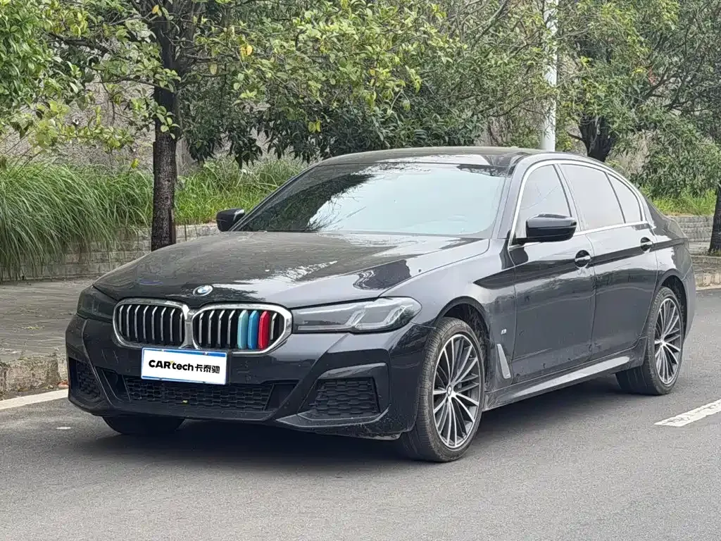 BMW 5 Series — фото 1