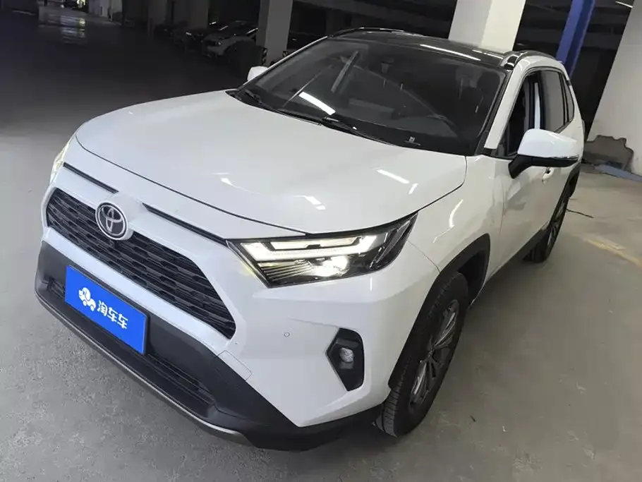 Toyota RAV4 — фото 1