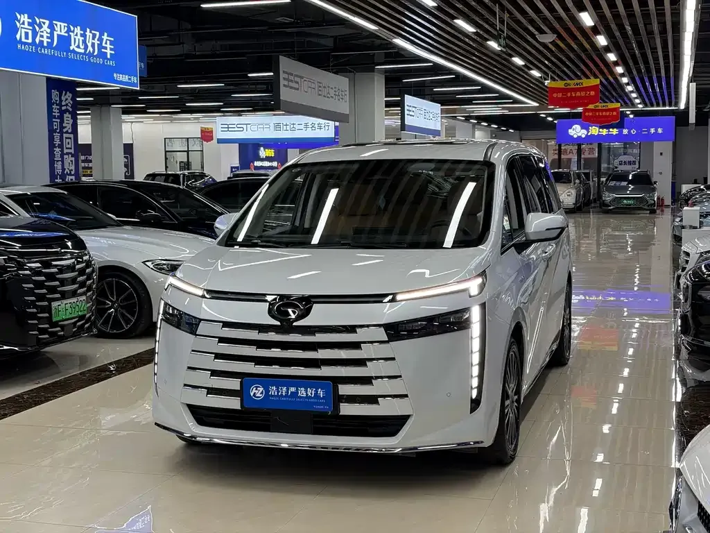 GAC Motor Trumpchi E8 PHEV — фото 1