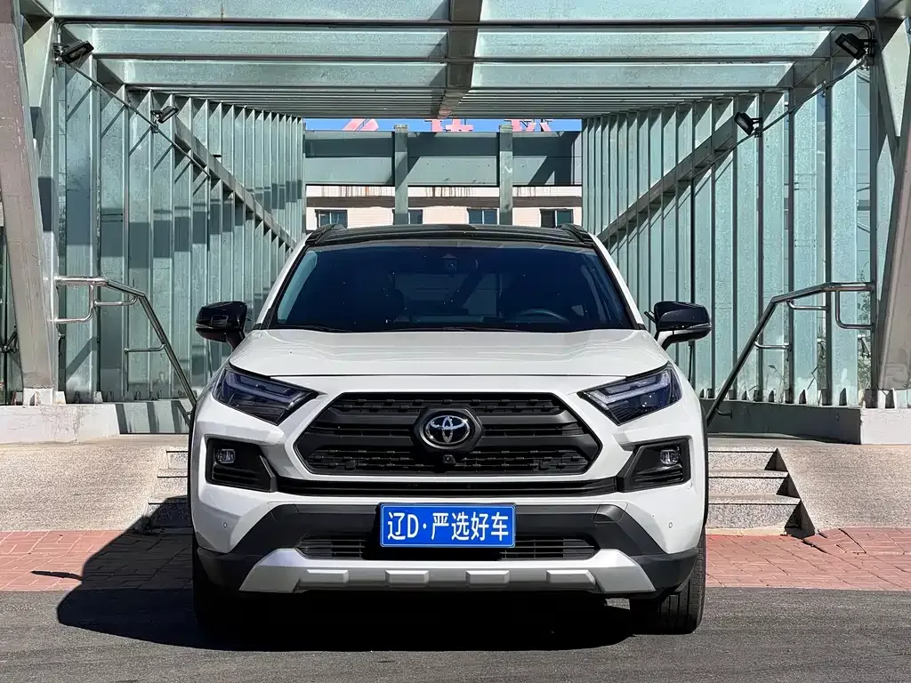Toyota RAV4 — фото 5