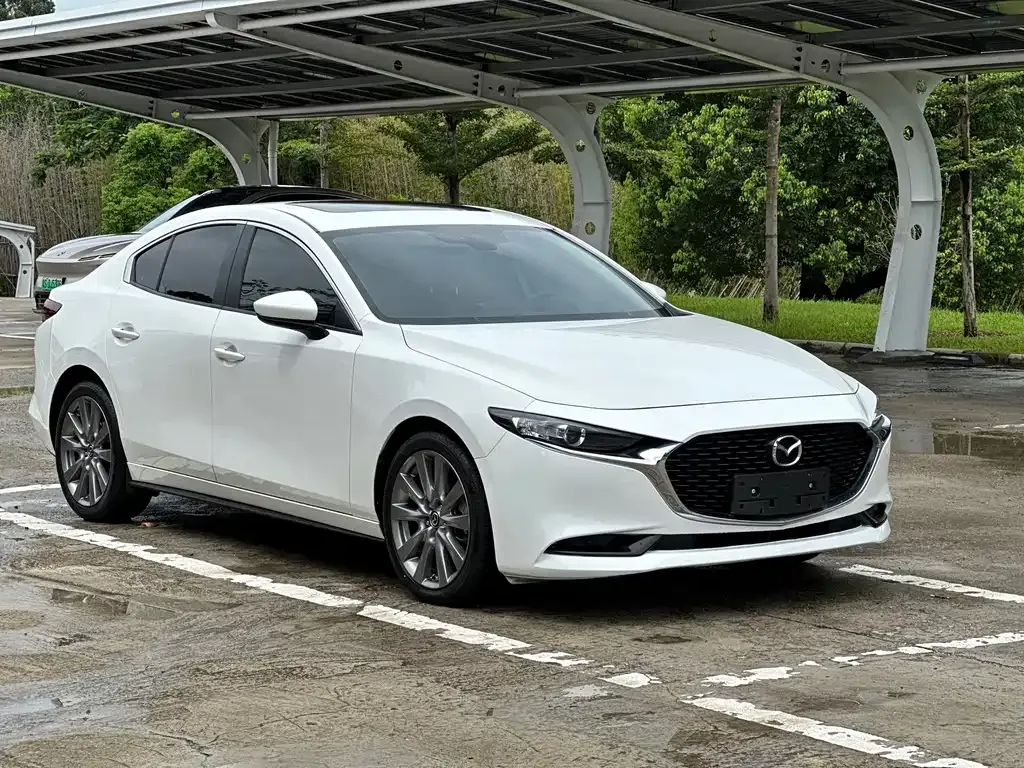 Mazda 3 Axela — фото 1