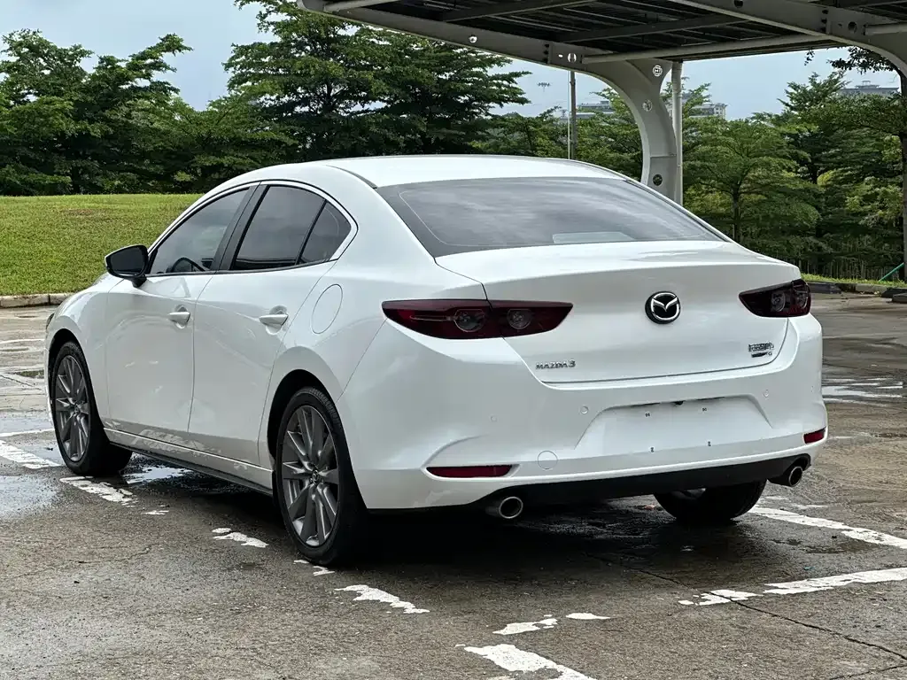 Mazda 3 Axela — фото 4