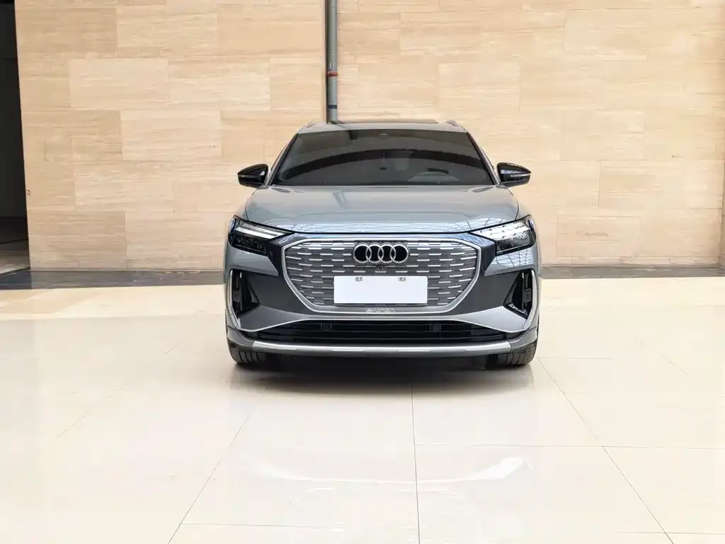 Audi Q4 e-tron — фото 8
