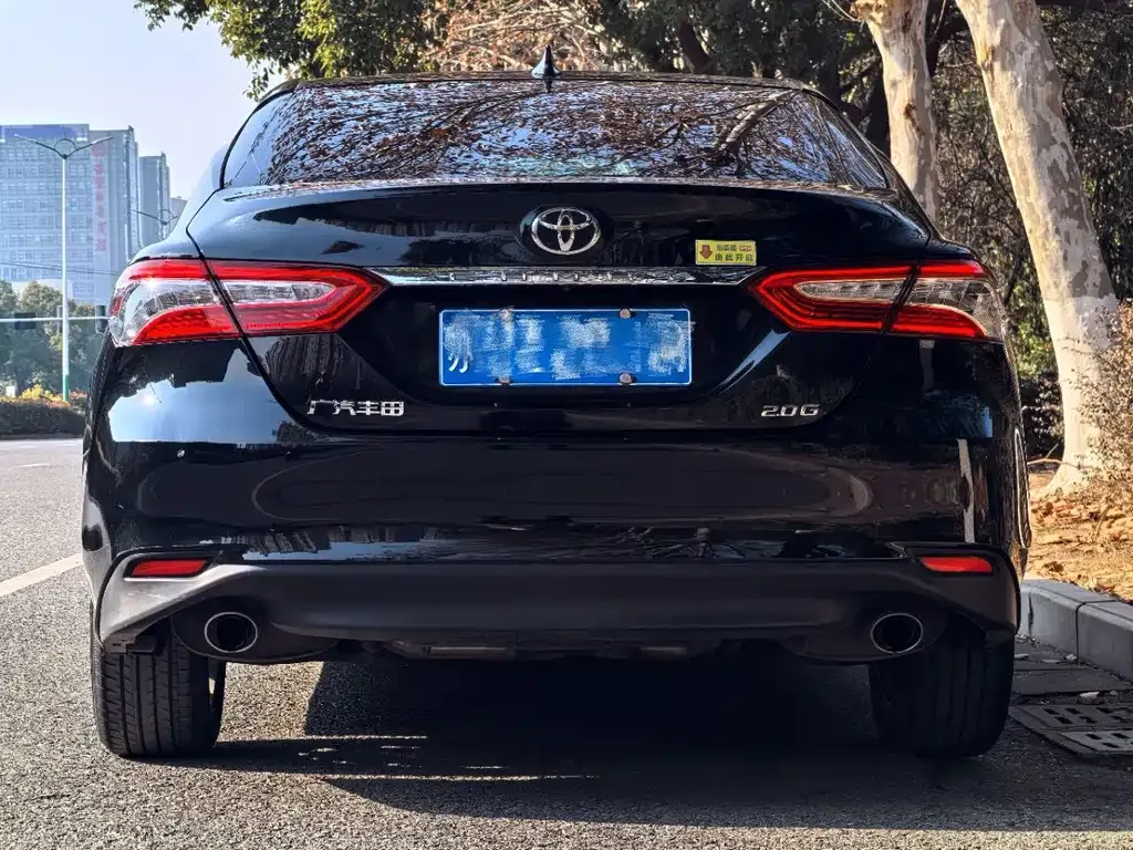 Toyota Camry — фото 8