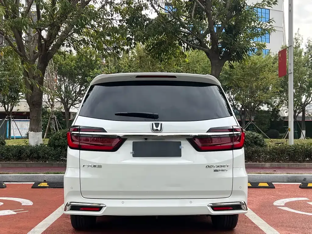 Honda Odyssey — фото 8