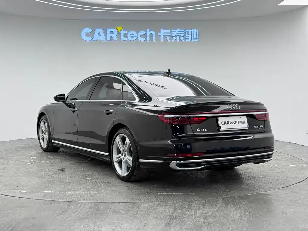 Audi A8 — фото 8