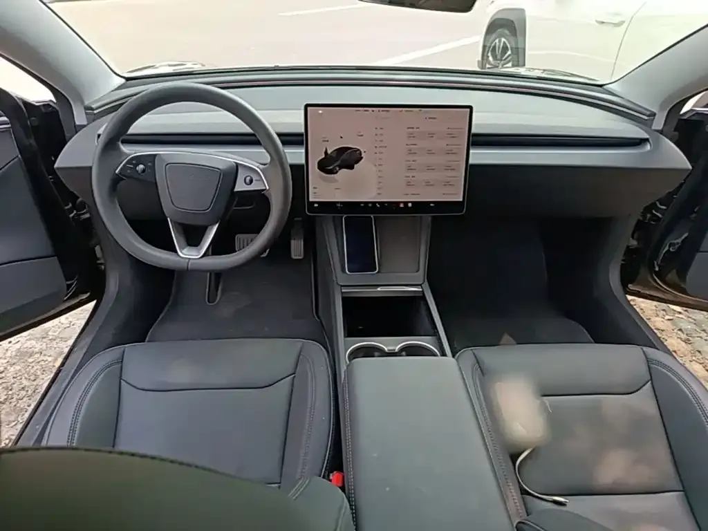 Tesla Model 3 — фото 5