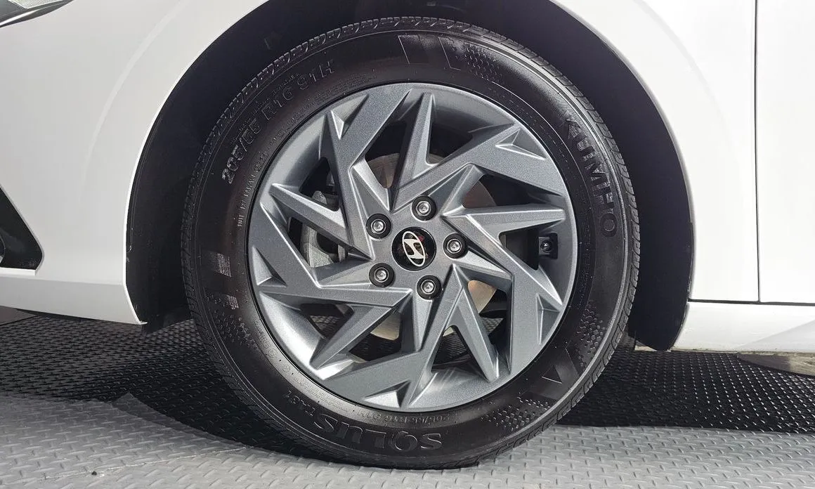 Hyundai AVANTE — фото 8
