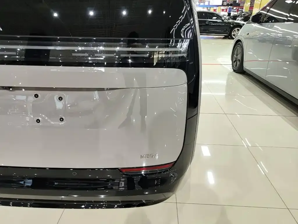 Li Auto MEGA — фото 6