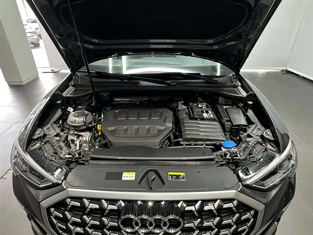 Audi Q3 — фото 10