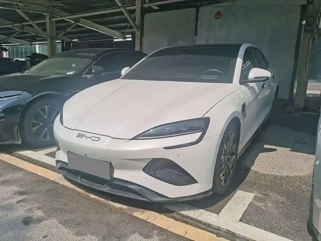BYD Seal — фото 1