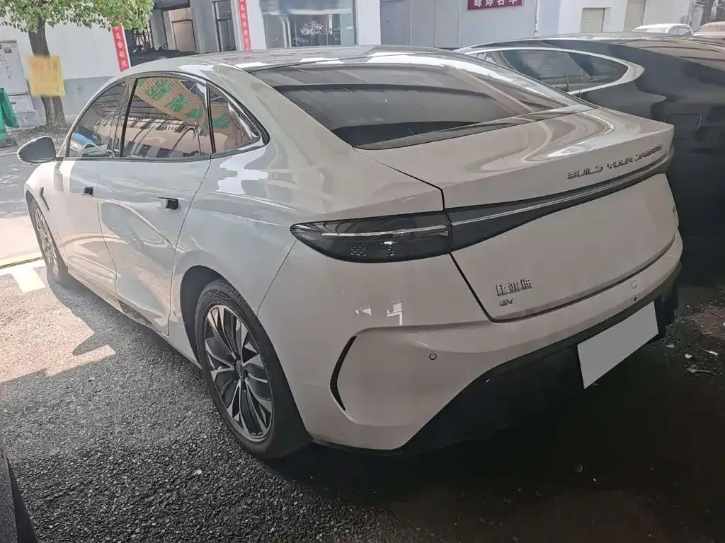 BYD Seal — фото 9