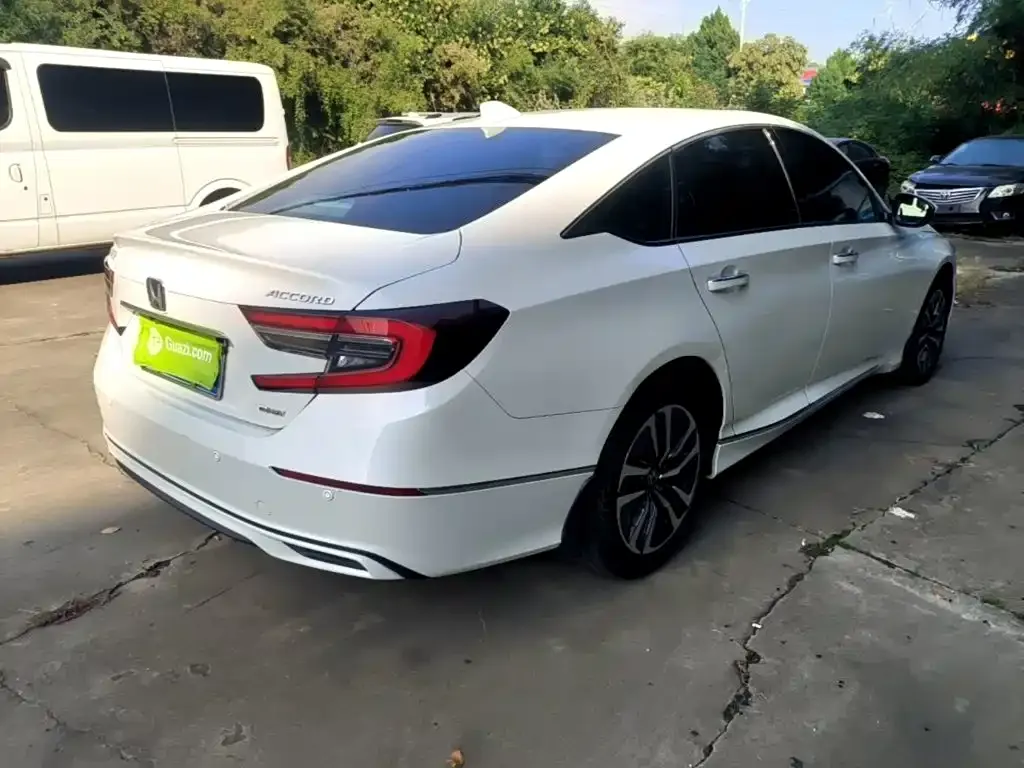 Honda Accord — фото 7
