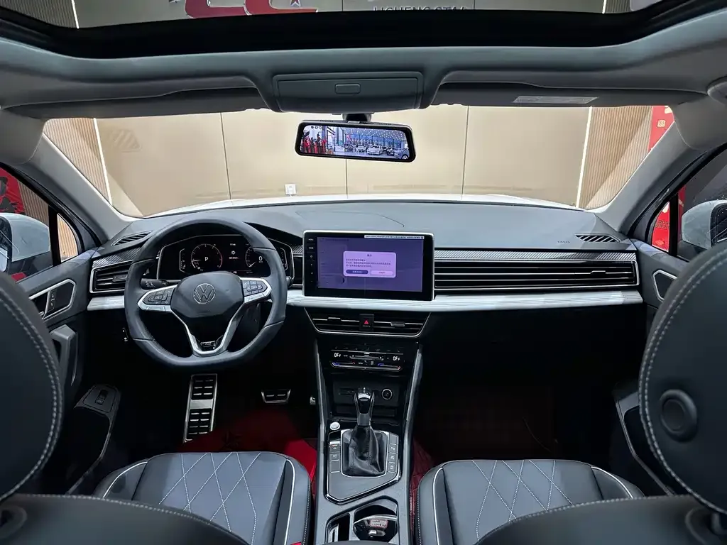 Volkswagen Tiguan L — фото 9