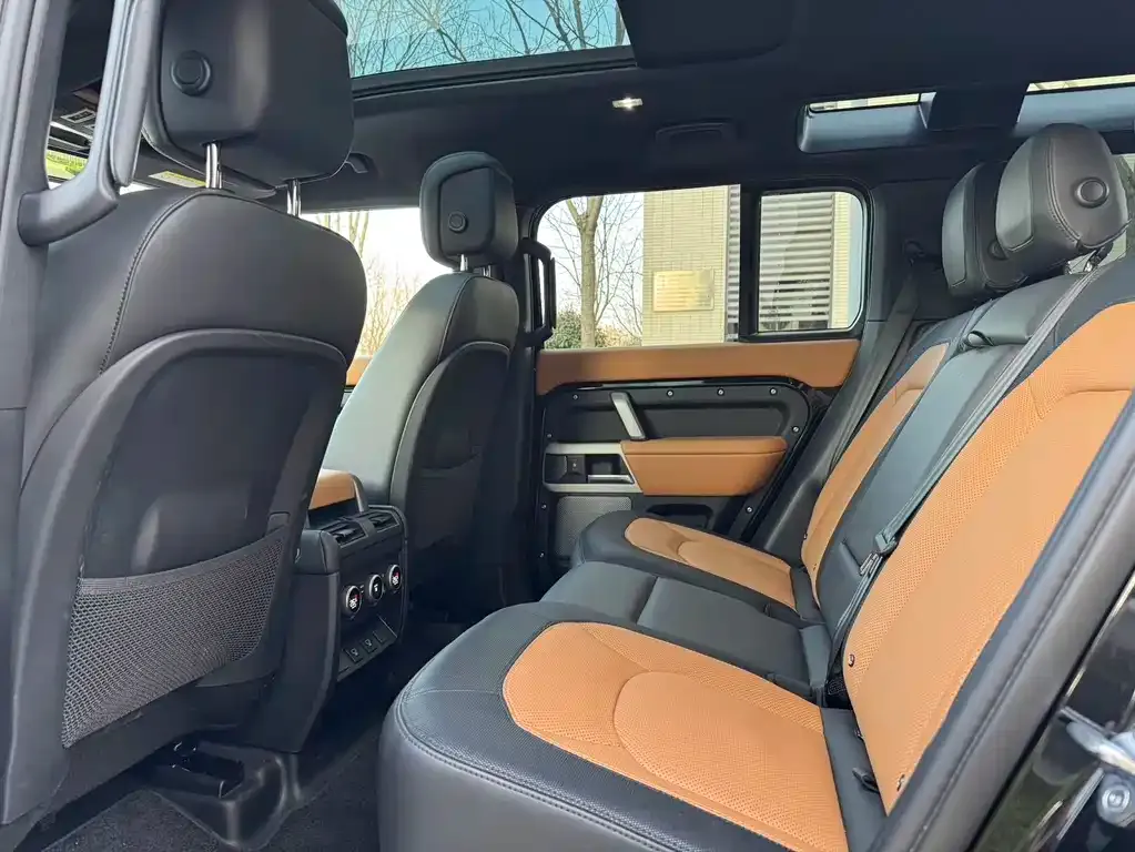 Land Rover Defender — фото 10