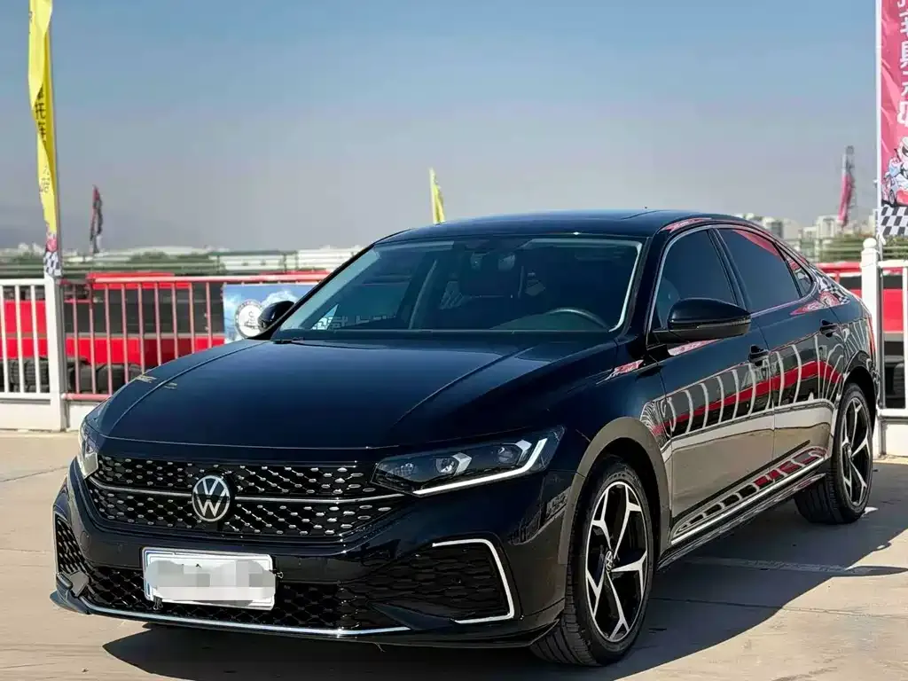 Volkswagen Passat — фото 1