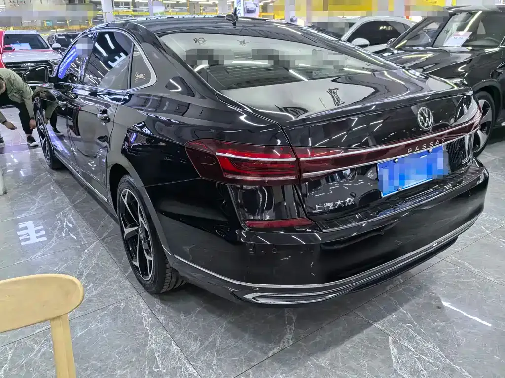 Volkswagen Passat — фото 6