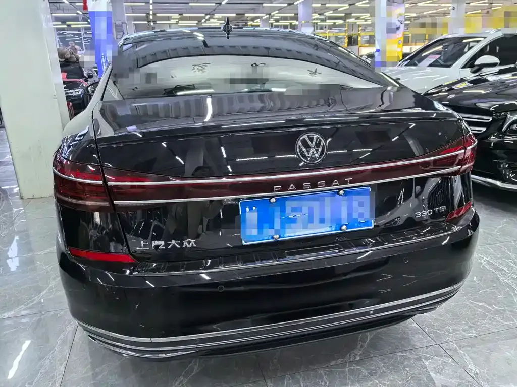 Volkswagen Passat — фото 8