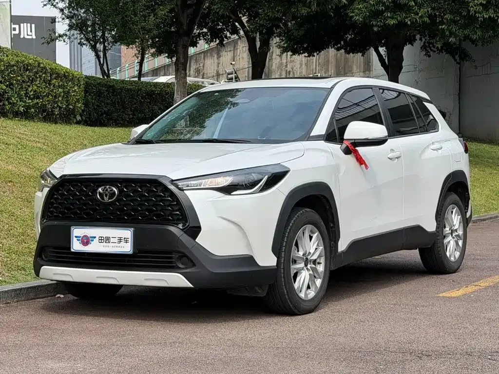 Toyota Corolla Cross — фото 1