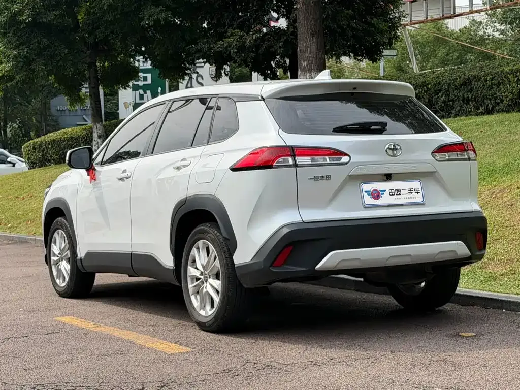 Toyota Corolla Cross — фото 9