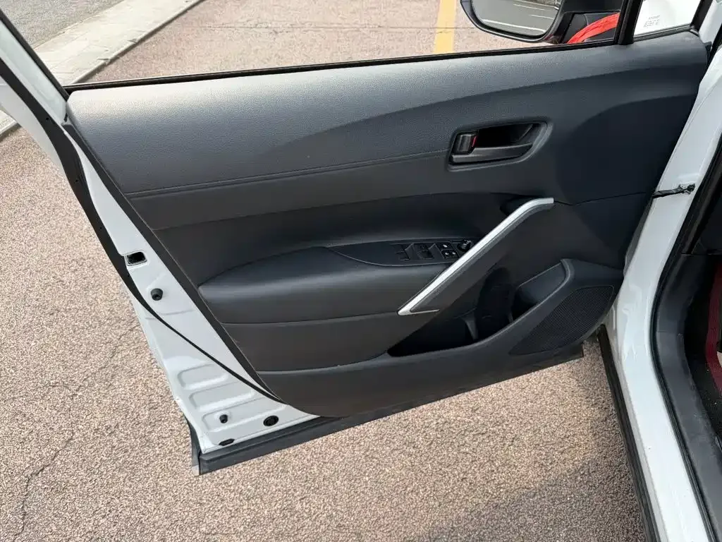 Toyota Corolla Cross — фото 4