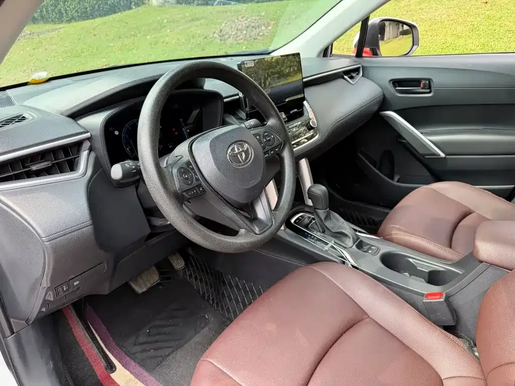 Toyota Corolla Cross — фото 3