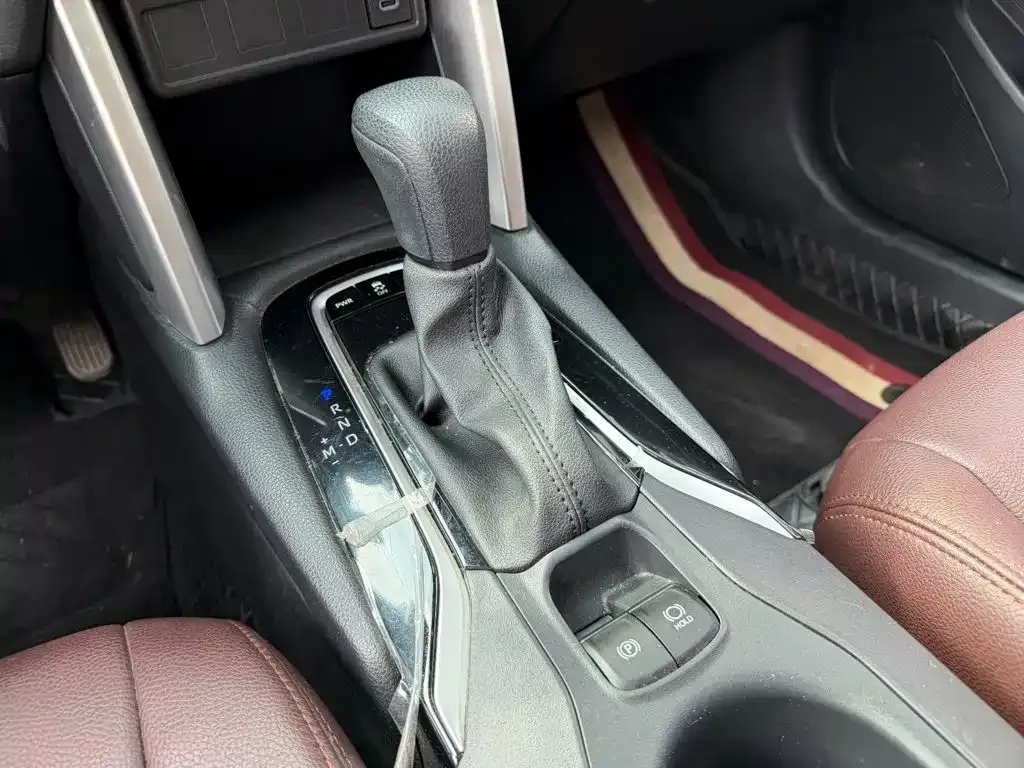 Toyota Corolla Cross — фото 10