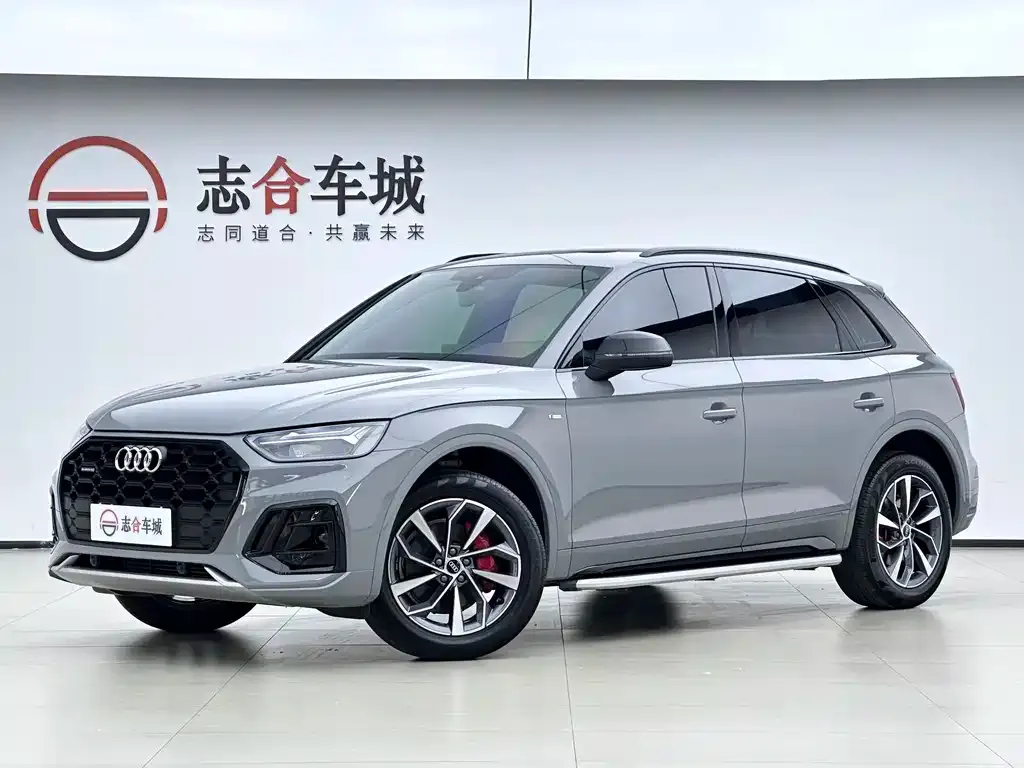 Audi Q5L — фото 1