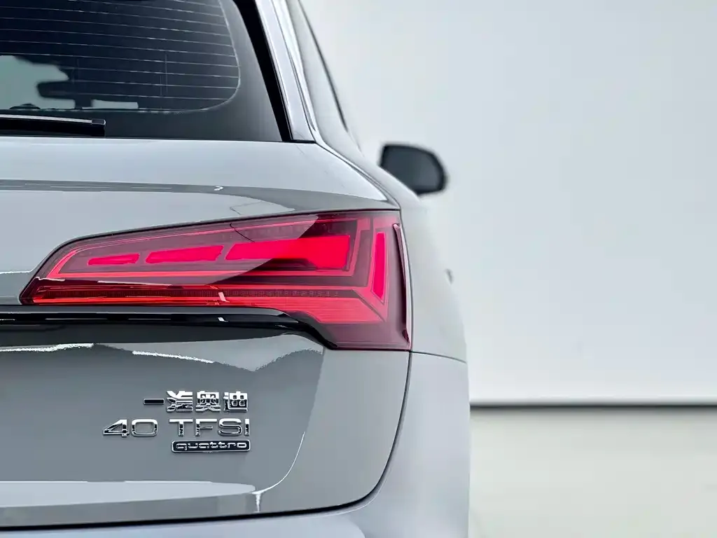 Audi Q5L — фото 7