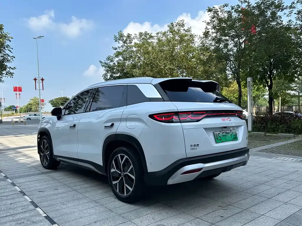 BYD L DM-i — фото 8
