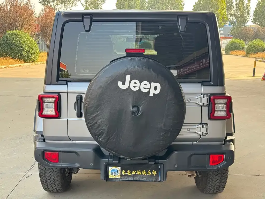 Jeep Wrangler — фото 3