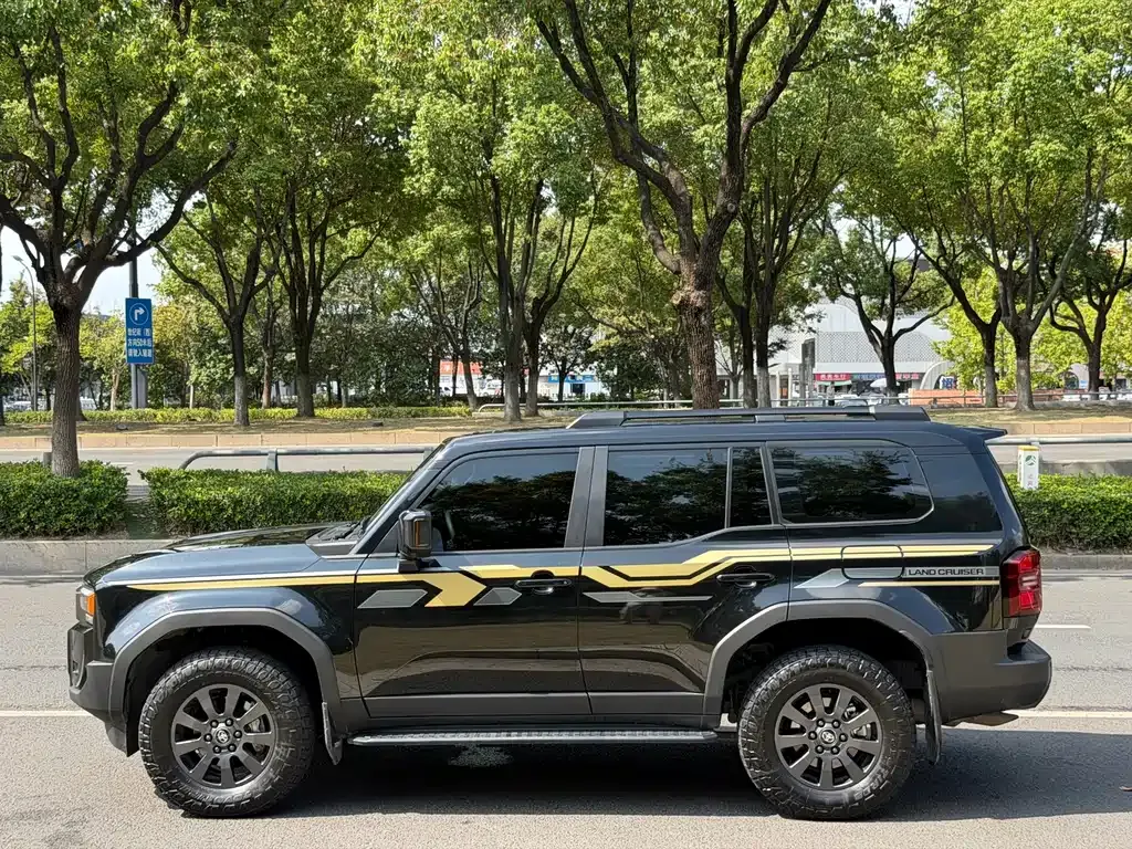 Toyota Prado — фото 7