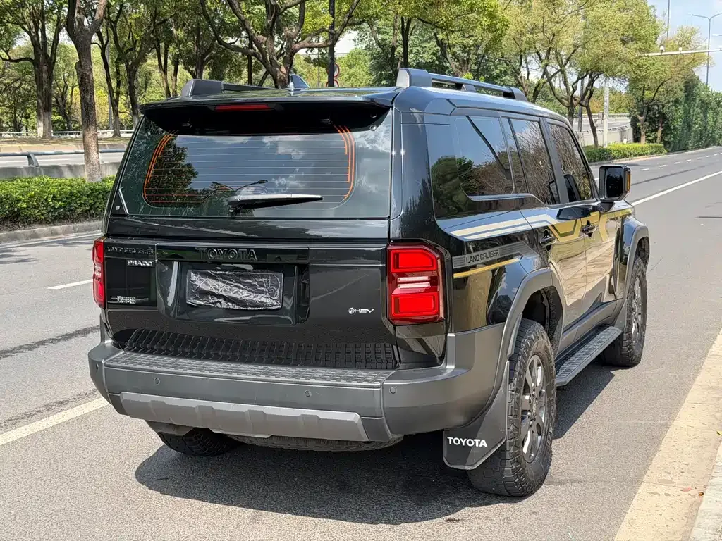 Toyota Prado — фото 8