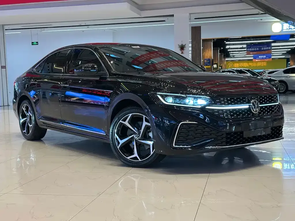 Volkswagen Passat — фото 7