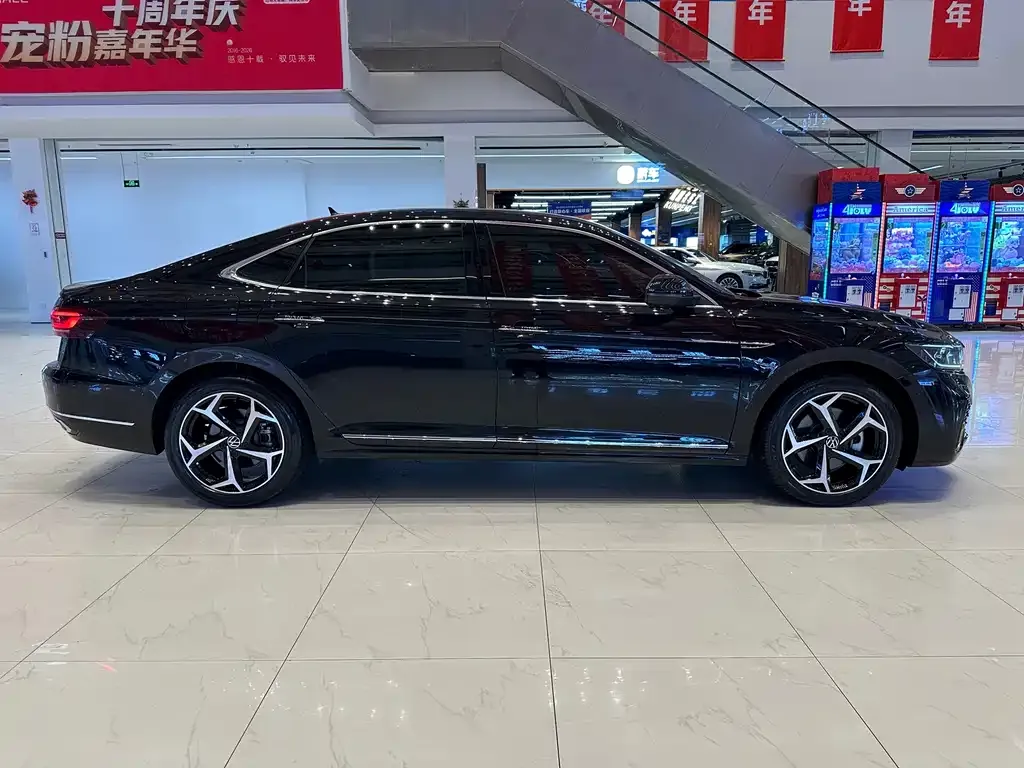 Volkswagen Passat — фото 10